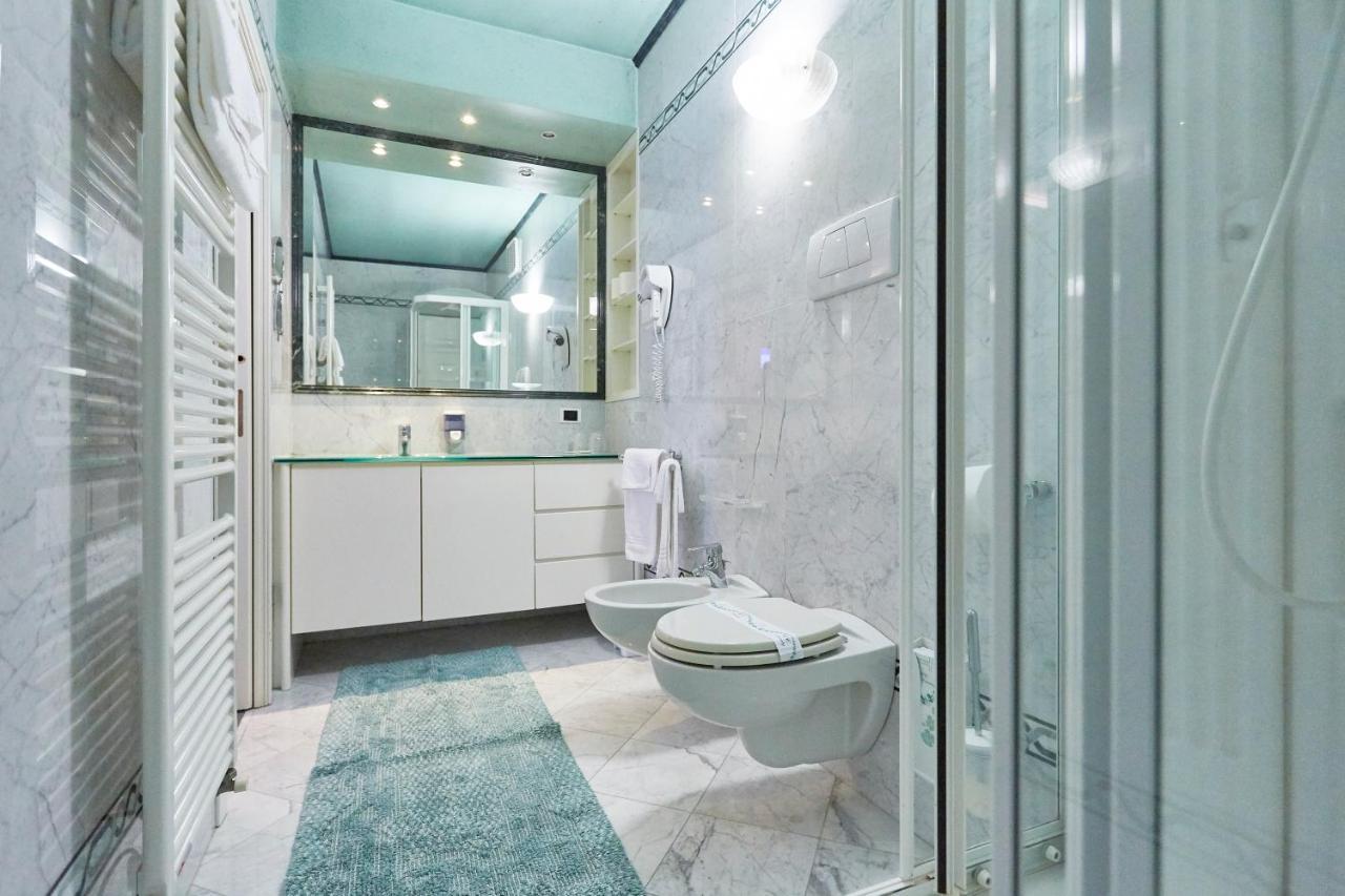 Hotel Villa Lilla Desenzano del Garda Ngoại thất bức ảnh