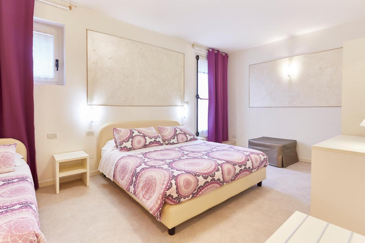 Hotel Villa Lilla Desenzano del Garda Ngoại thất bức ảnh