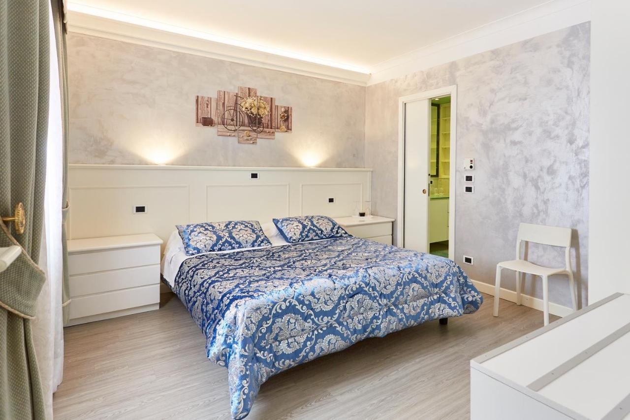 Hotel Villa Lilla Desenzano del Garda Ngoại thất bức ảnh