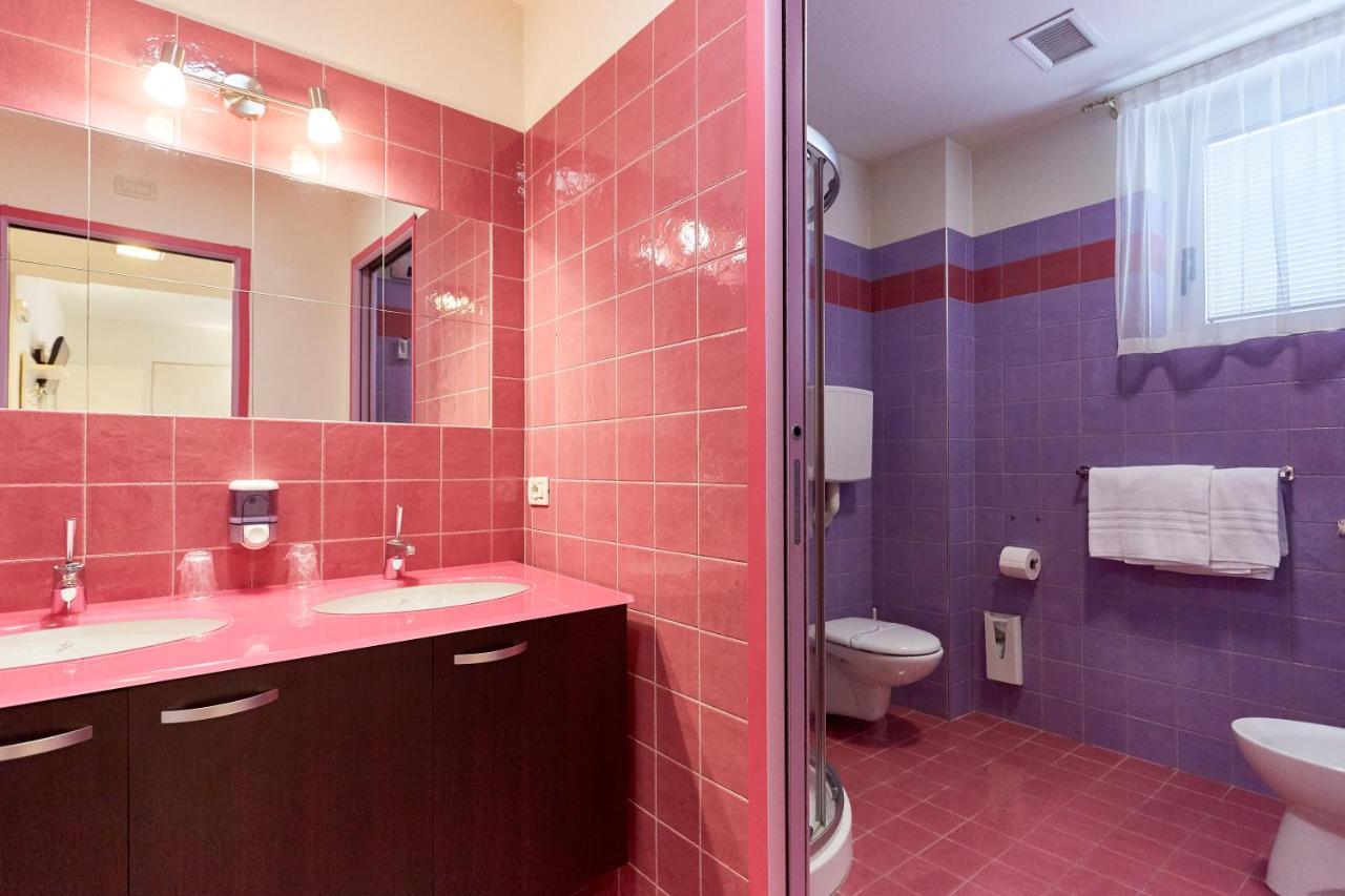 Hotel Villa Lilla Desenzano del Garda Ngoại thất bức ảnh