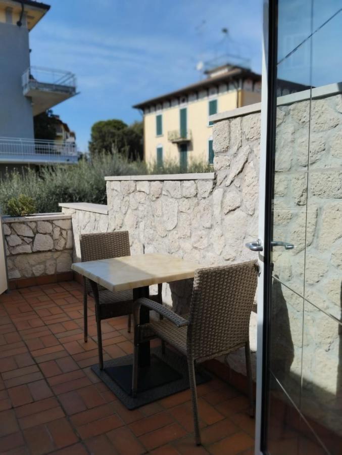 Hotel Villa Lilla Desenzano del Garda Ngoại thất bức ảnh