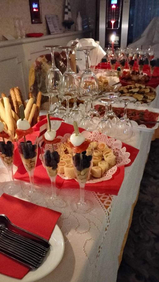 Hotel Villa Lilla Desenzano del Garda Ngoại thất bức ảnh