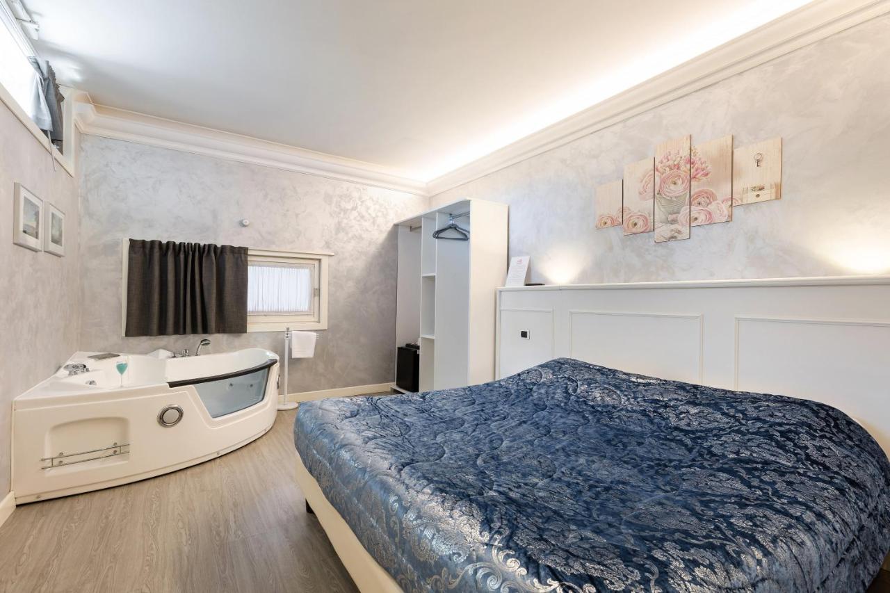 Hotel Villa Lilla Desenzano del Garda Ngoại thất bức ảnh
