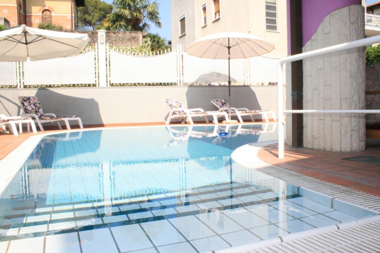 Hotel Villa Lilla Desenzano del Garda Ngoại thất bức ảnh