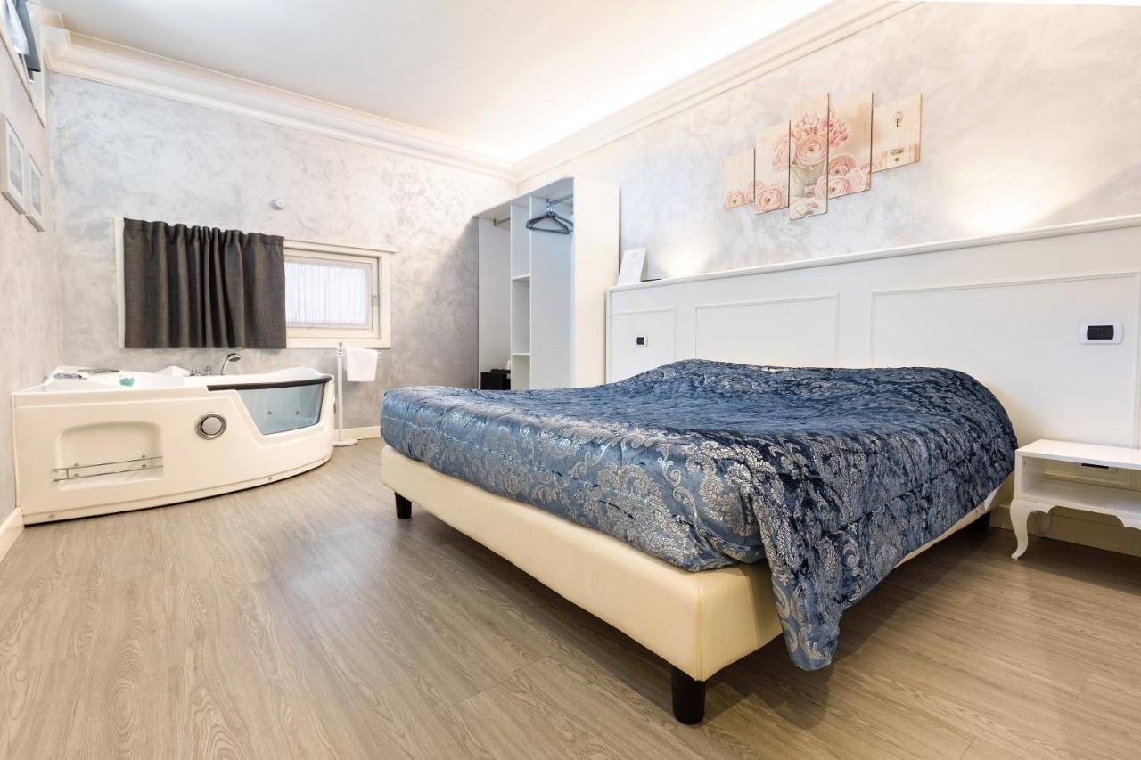 Hotel Villa Lilla Desenzano del Garda Ngoại thất bức ảnh