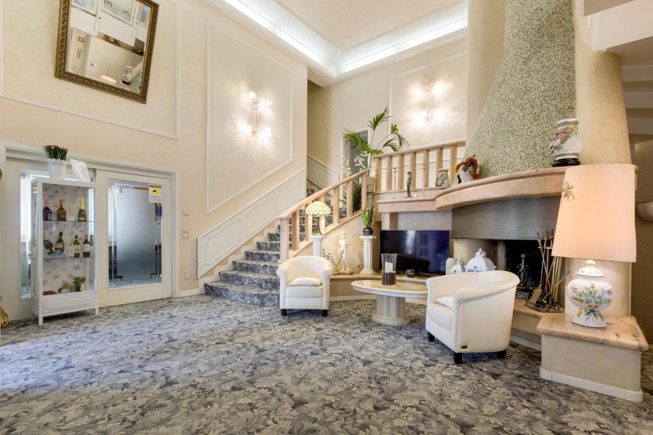 Hotel Villa Lilla Desenzano del Garda Ngoại thất bức ảnh