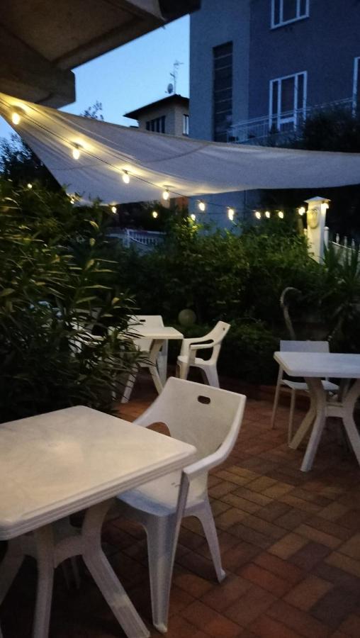 Hotel Villa Lilla Desenzano del Garda Ngoại thất bức ảnh