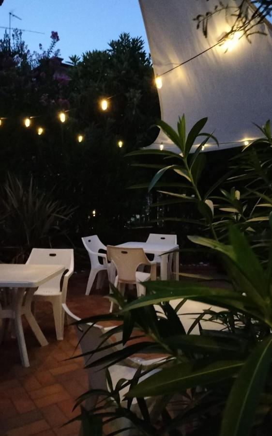 Hotel Villa Lilla Desenzano del Garda Ngoại thất bức ảnh