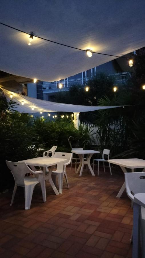 Hotel Villa Lilla Desenzano del Garda Ngoại thất bức ảnh