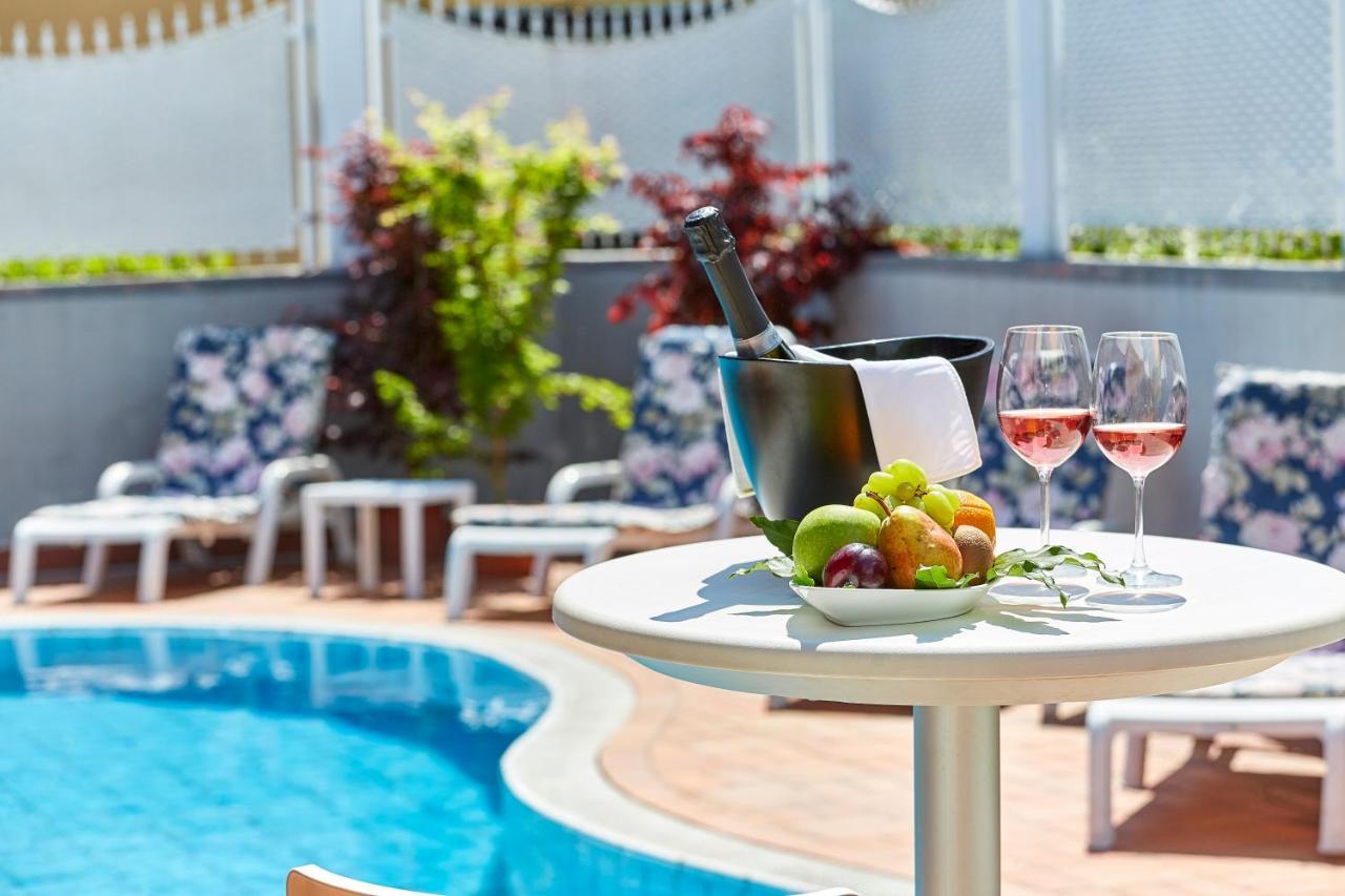 Hotel Villa Lilla Desenzano del Garda Ngoại thất bức ảnh